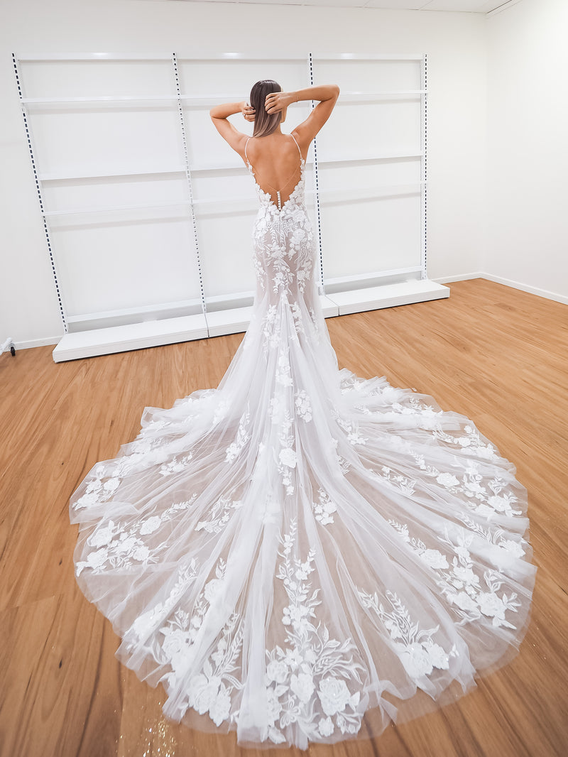 The white hot sale wedding dress